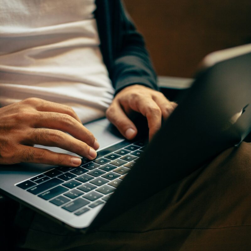 A Florida resident researching Medicare enrollment periods online to understand when they can sign up for coverage.