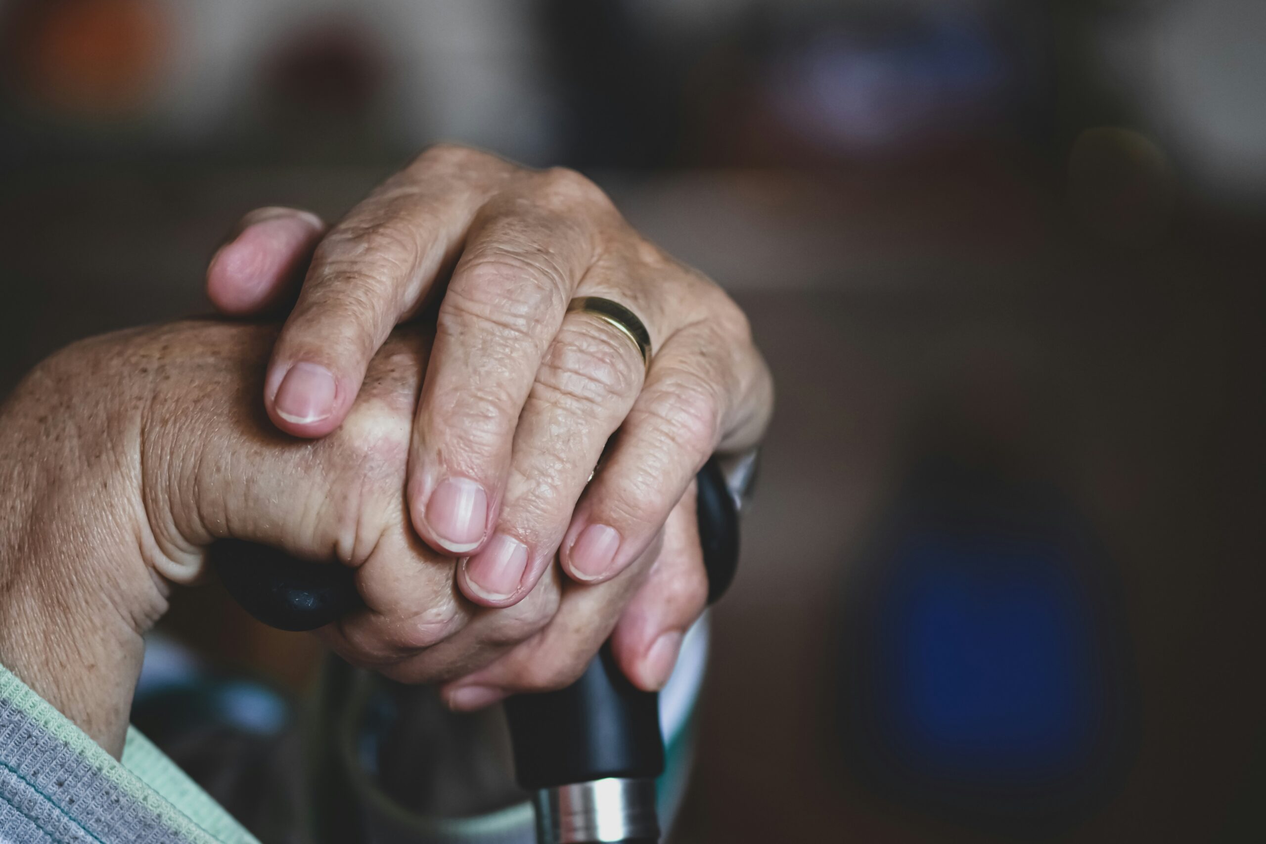 Hands of an old men